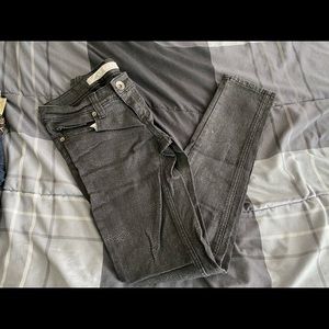 Refuge “snakeskin” black skinny jeans. Size 3